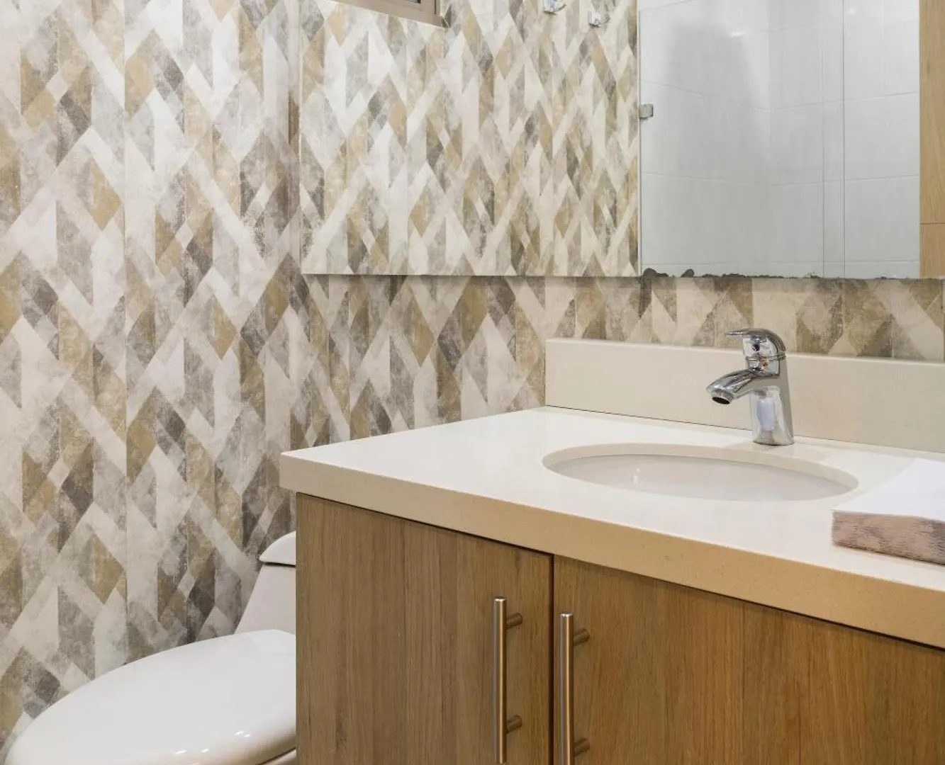 Amplio, Lujoso Y Exclusivo Apartamento Con Terraza Y Vista Envigado