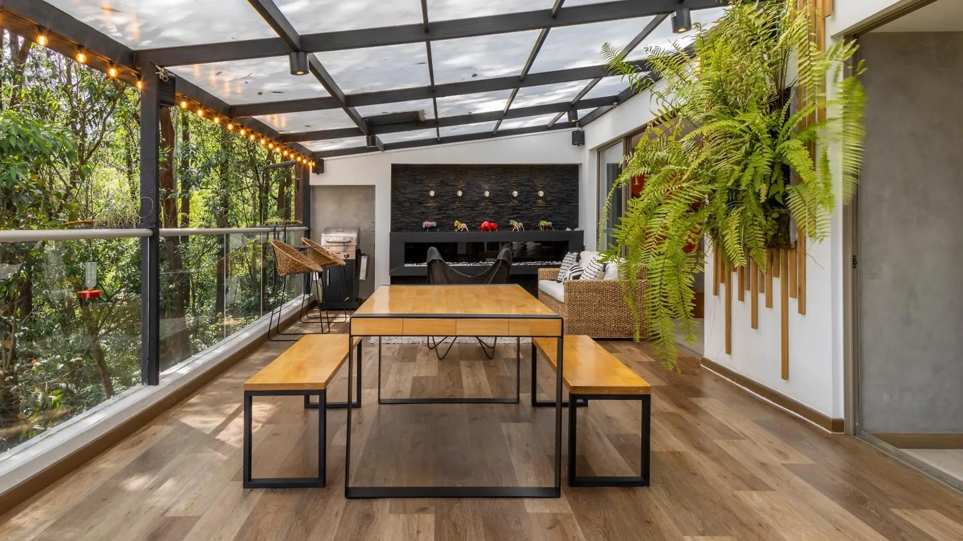 Amplio, Lujoso Y Exclusivo Apartamento Con Terraza Y Vista Envigado 0*,  Colombia