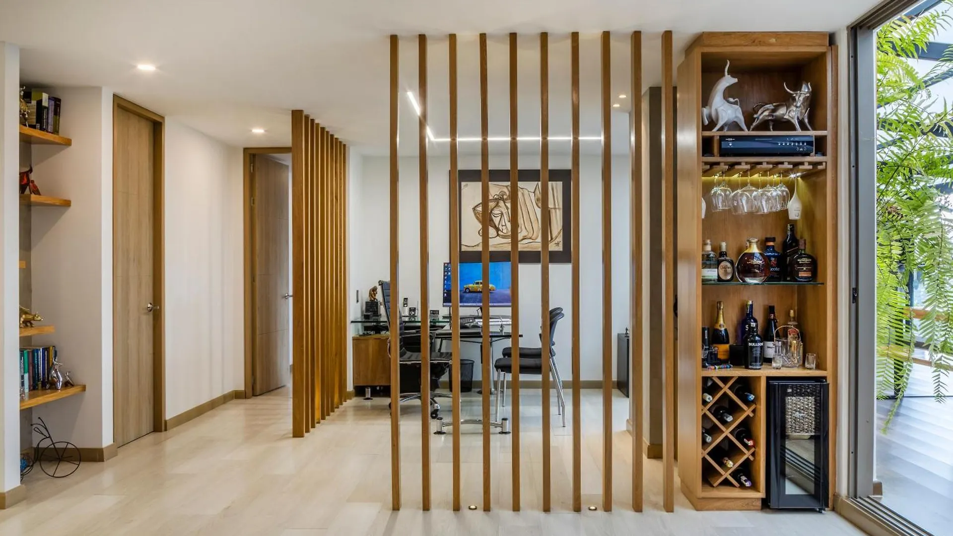 Amplio, Lujoso Y Exclusivo Apartamento Con Terraza Y Vista Envigado